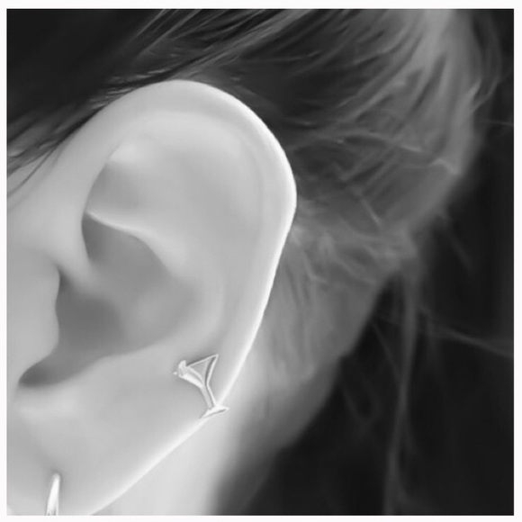 ๐ธ Martini Stud Earrings - Picture 2 of 4